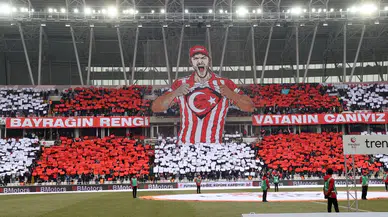 Sivas tribünleri milli maça çıkar gibi çıktı: Amedsporlu oyunculara saldırı