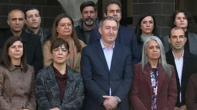 DEM Parti ‘Öcalan’a özgürlük’ mitingini erteledi