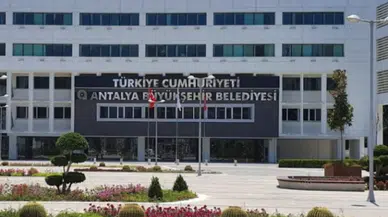Antalya Büyükşehir Belediyesi'ne operasyon: 14 gözaltı
