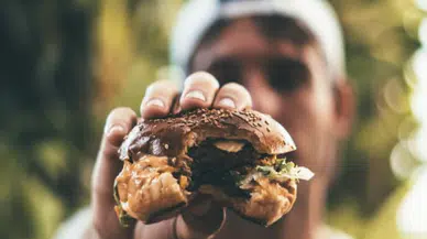 Bakanlıktan günde 10 müşteri alan hamburgerciye inceleme