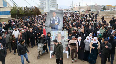 Selim Sadak toprağa verildi: “Sürgünde ölüm, sessiz cinayet”