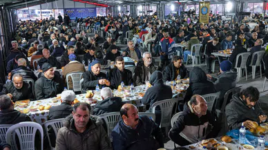 Belediyenin iftar çadırı dört noktada hizmet verdi