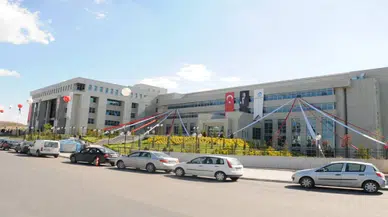 Adli emanetten 'ihtiyacı kadar' altın çalan memur tutuklandı