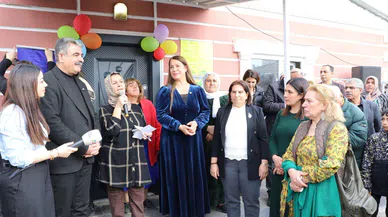 Diyarbakır'da belediye açılışı yaptı: Halk ilgi gösterdi
