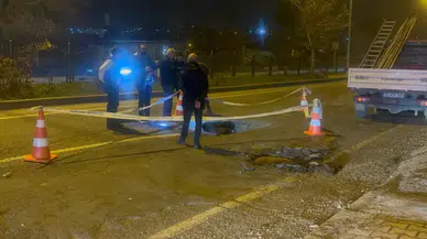 Diyarbakır'da yol çöktü: Bir metrelik çukur oluştu