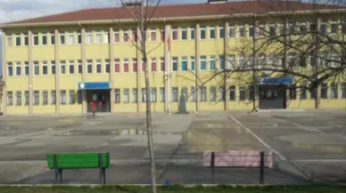 24 kız öğrencinin taciz edildiği iddiası: Bir öğretmen tutuklandı