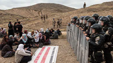 Bilirkişi raporuna rağmen Kervanpınar’da GES çalışması: Jandarma köylülerin yürüyüşünü durdurdu