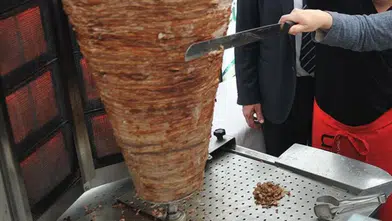 999 kişiyi zehirleyen tavuk döner: Tutuklulular salıverildi