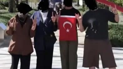 Kürt çocuklarına ‘bozkurt’ işareti yaptırıldı: Konu meclis gündeminde