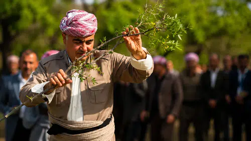 Omuz Omuza Bir Yaşam: Kürt Kültüründe Govend