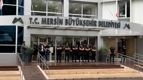 Mersin’de 3 belediyeye operasyon: Başkan Seçer dahil 59 kişi gözaltında
