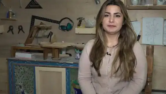 Silêmanî’de Kadın Marangoz Zeryan Ahmed Kalıpları Zorluyor