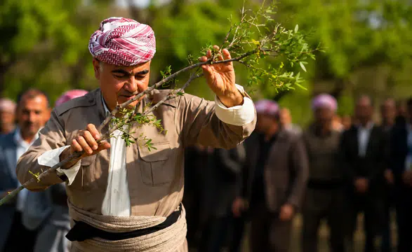 Omuz Omuza Bir Yaşam: Kürt Kültüründe Govend