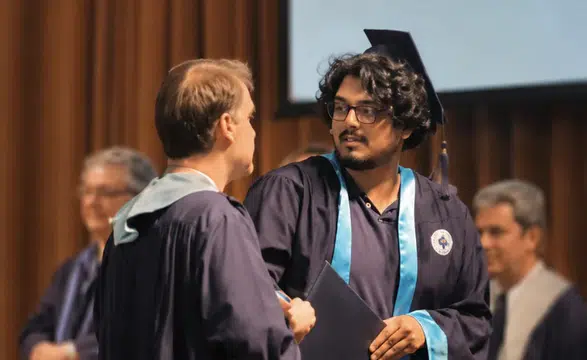 Boğaziçi'nde Fotoğraf Çektirmeyi Reddeden Öğrenciye Diploması Verilmedi