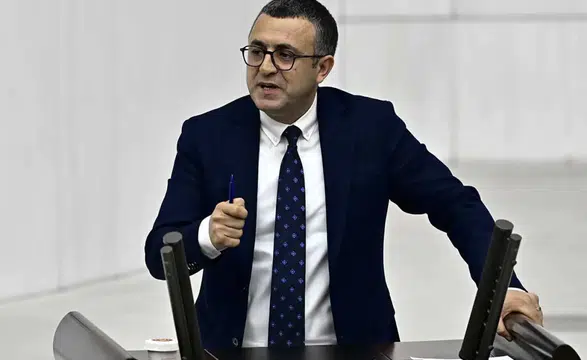 DEM Partili Serhat Eren’den TBMM'ye Soru: Kürtçe Nasıl hâlâ "Bilinmeyen Dil" Kodlamasının Gerekçesi Nedir?"