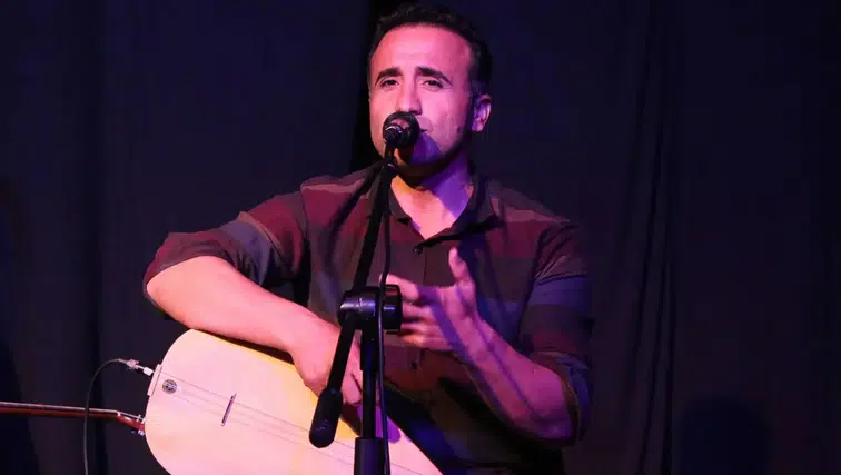 Kürt Sanatçı Mem Ararat’tan Tepki: "Bu Sansür Kürtçe Sanata mı?"