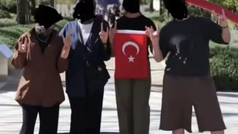 Kürt çocuklarına ‘bozkurt’ işareti yaptırıldı: Konu meclis gündeminde