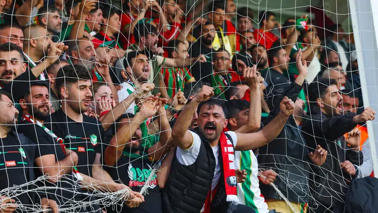 Amed Milletvekili Kamaç: "Bu cezalar Amedspor taraftarına mı özel?"