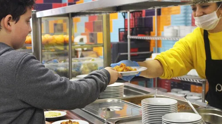 Tüm öğrencilere bir öğün: Maliyeti MEB bütçesinin %13’ü