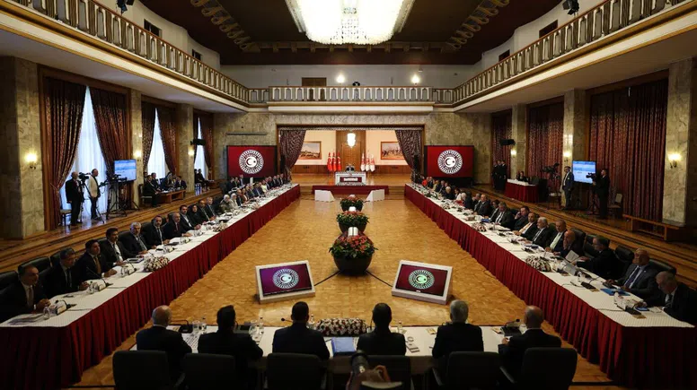 Meclis'te Komisyon raporu oylanıyor: Yeni Anayasa vurgusu