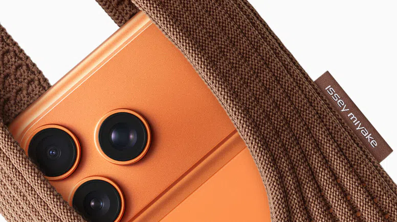 Apple’dan 230 dolarlık çorap: iPhone Pocket