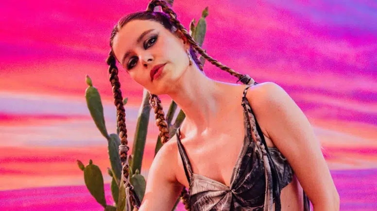 Oyuncu Beren Saat, müzik dünyasına giriş yaptı: Şarkı yaptı