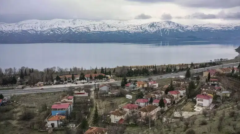 Yeni tatil rotası: Doğu’nun İsviçre’si Hazar Gölü