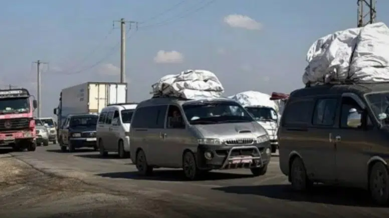 Afrinli Kürt ailelerin evlerine dönüşü başladı