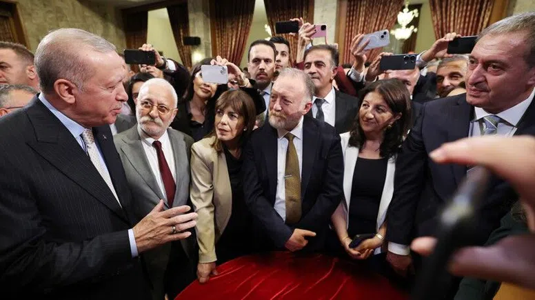 Kürt basınında DEM Parti’ye Yönelik Eleştiriler Artyor