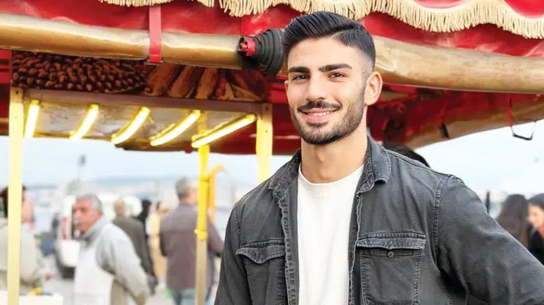 Karaköy’ün Fenomeni Kürt Mısırcı: Alper Temel