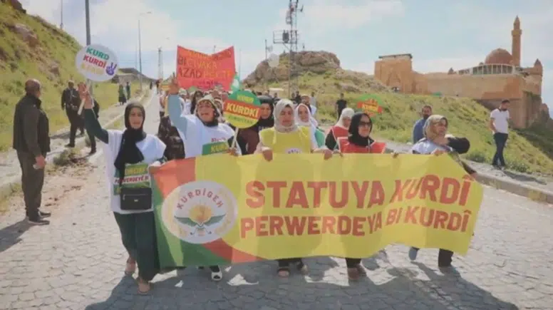 Van’da Kürtçe kurslarına ceza: Derneğe 400 bin TL idari yaptırım