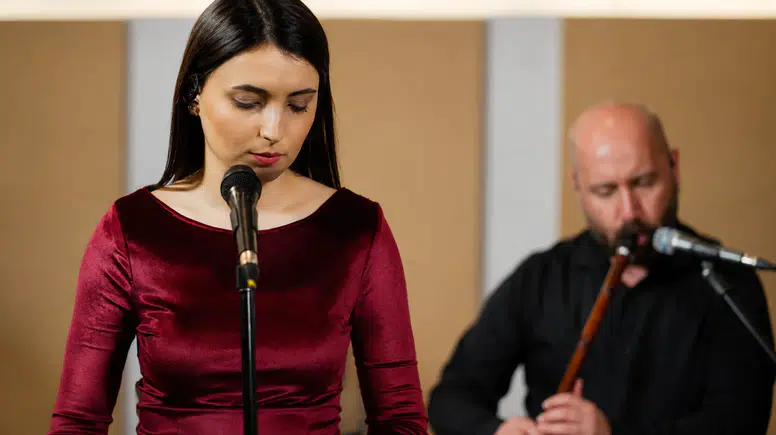Sarya Ertaş’tan Yeni Performans: “Oy li min"