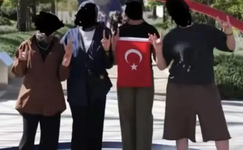 Kürt çocuklarına ‘bozkurt’ işareti yaptırıldı: Konu meclis gündeminde