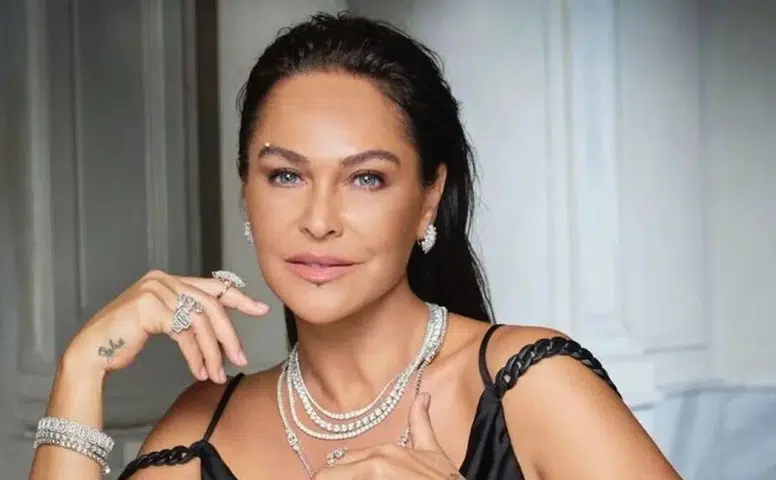 Hülya Avşar: “Babam yıllarca kendi dilini evin dışında konuşamadı"