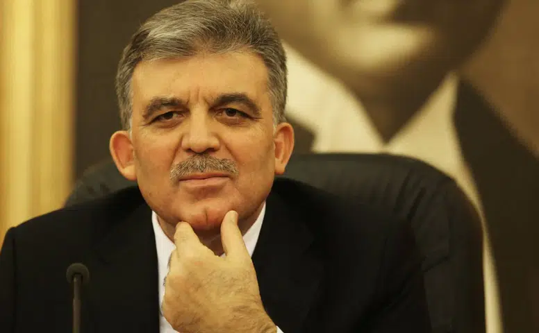 Abdullah Gül'den Çerçeve Yasa Açıklaması: "Kürt Meselesinin Çözümünde Yeni Bir Kapı Açılmıştır"