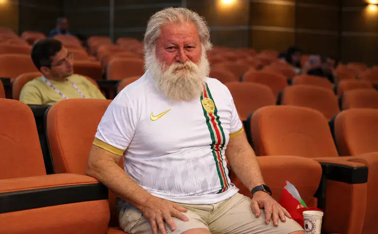 Ali Nesin “Amedsporluyum” dedi, formayı üstünden çıkarmadı