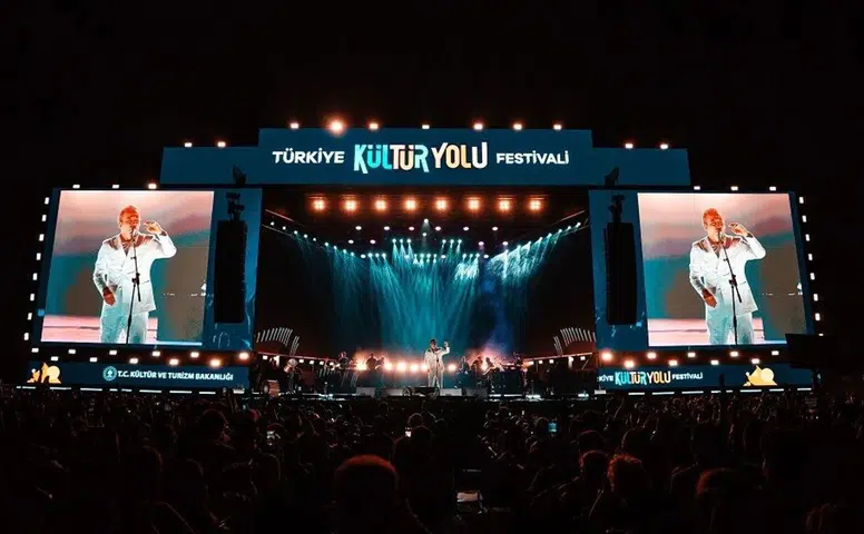 AKP'li Parlak: "Diyarbakır'daki bir festivalde neden Kürt sanatçı yok?”