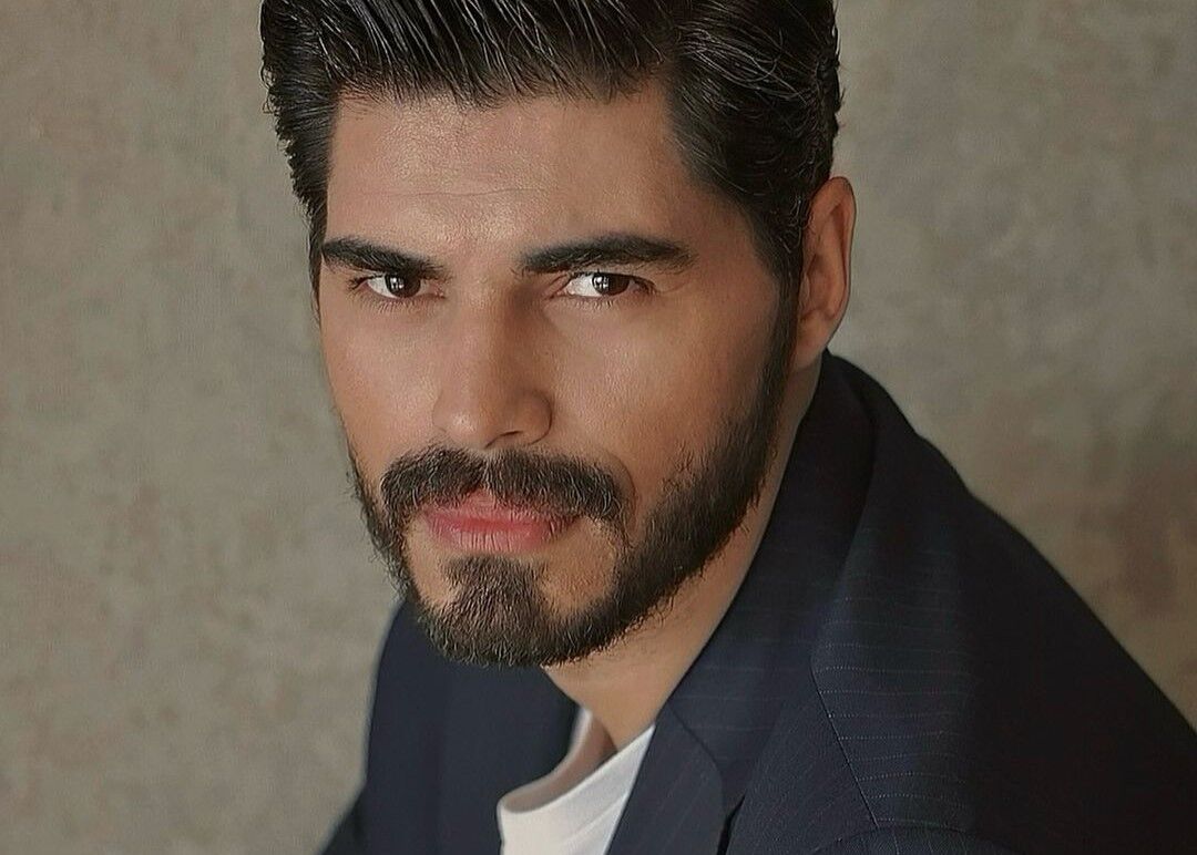 Cenay Türksever Kimdir (2)