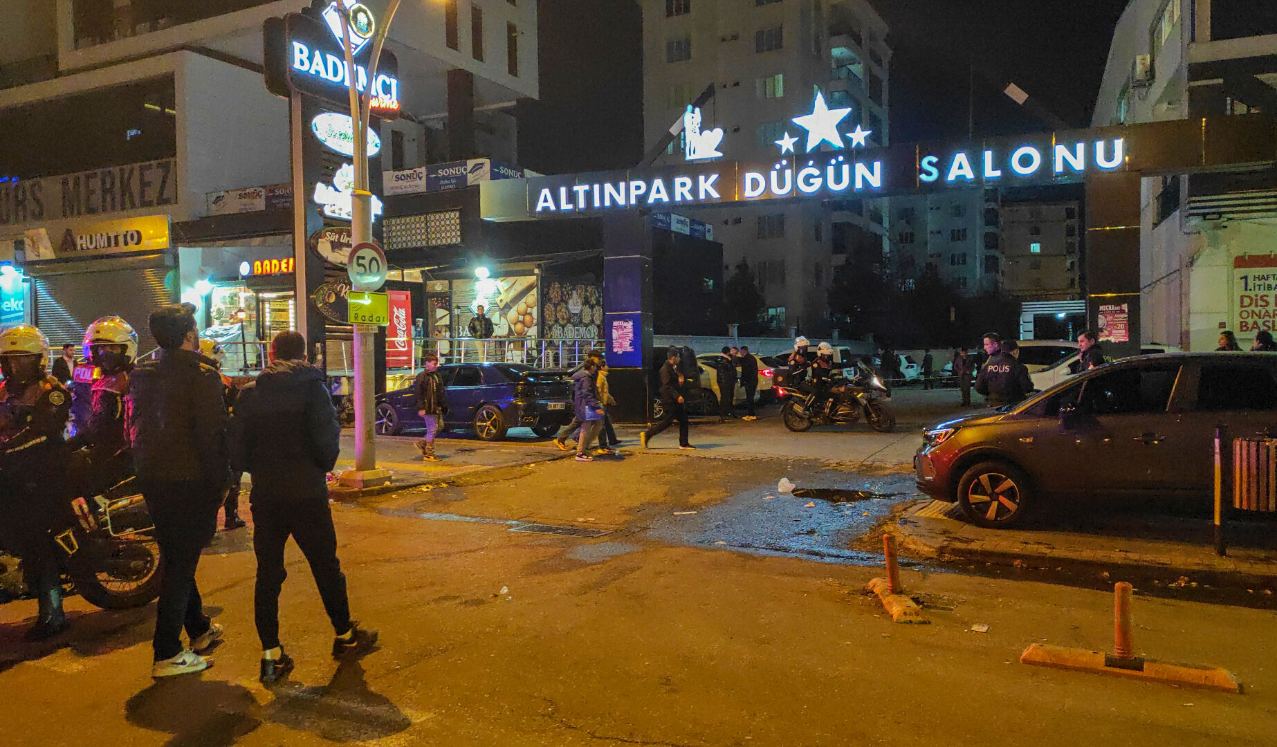 Diyarbakır’da Düğün Salonunda Kanlı Kavga21