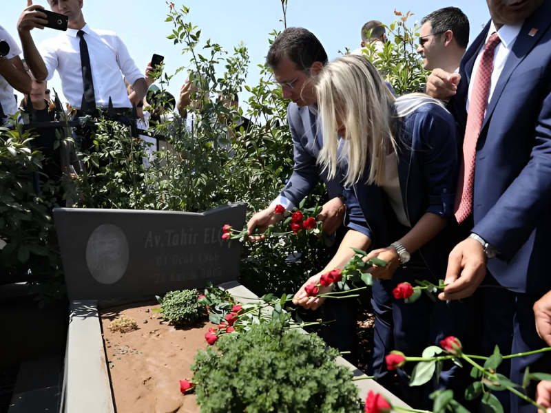 Tahir Elçi'nin Mezarı Ve Kayapınar’daki Ziyaret