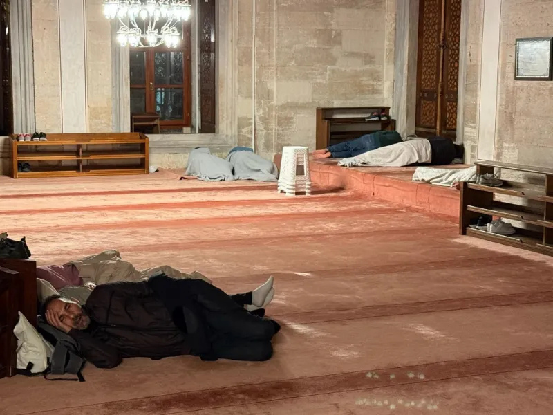 Camiler Gece Boyunca Vatandaşlara Açıldı