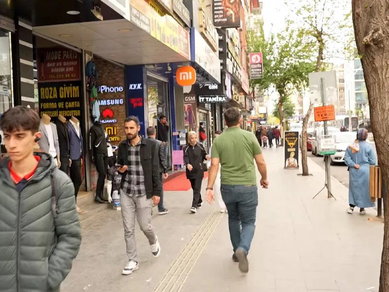 Küçük Adımlar, Yetersiz İlerleme