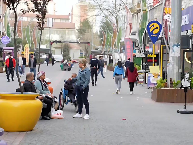 “Memur Daha Güvenli̇, Ama Sevdi̇ği̇n İşi̇ Yap”