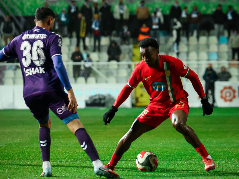 İlk 2 Hedefi Zora Girdi