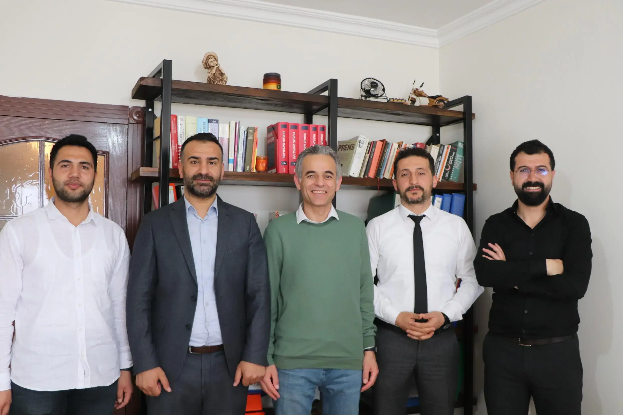 Kürtçe hukuk literatürünün gelişimi için DADSAZ kuruldu – Yeni Yaşam  Gazetesi | Yeni Yaşam