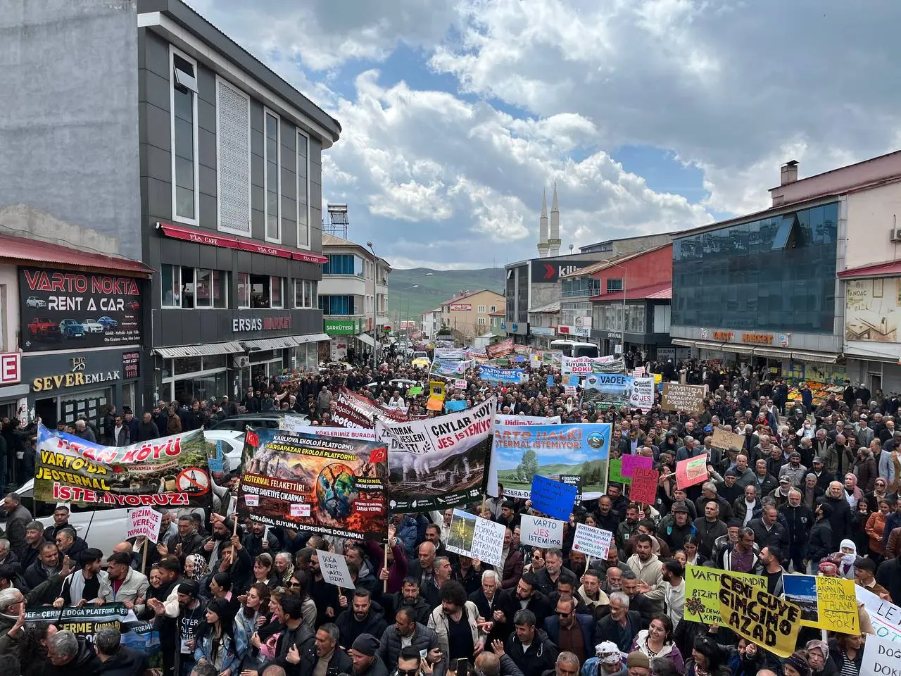 Ekolojik tahribata karşı miting düzenlendi |