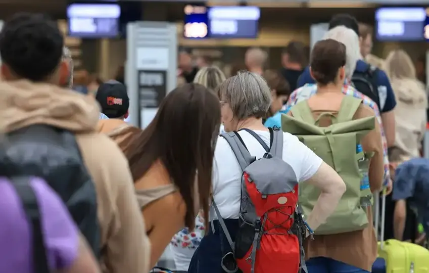 Almanya'da bilet zammı Türkiye'ye uçuşları da etkileyecek - HAMBURG HABER