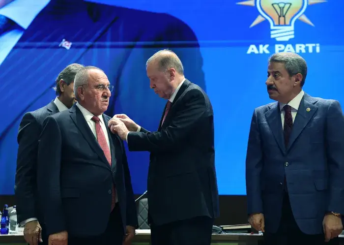 4 belediye başkanı AK Parti'ye katıldı!