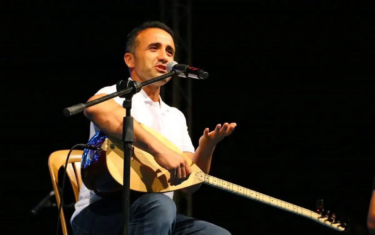 Mem Ararat: “Konserlerimiz engelleniyor” Sosyal medya platformu X üzerinden  açıklama yapan sanatçı, Türkiye'de konserlerine yönelik engellemeler  getirildiğini ve örtük sansür uygulandığını ifade etti. Ararat, İstanbul  Büyükşehir Belediyesi ve CHP Genel ...