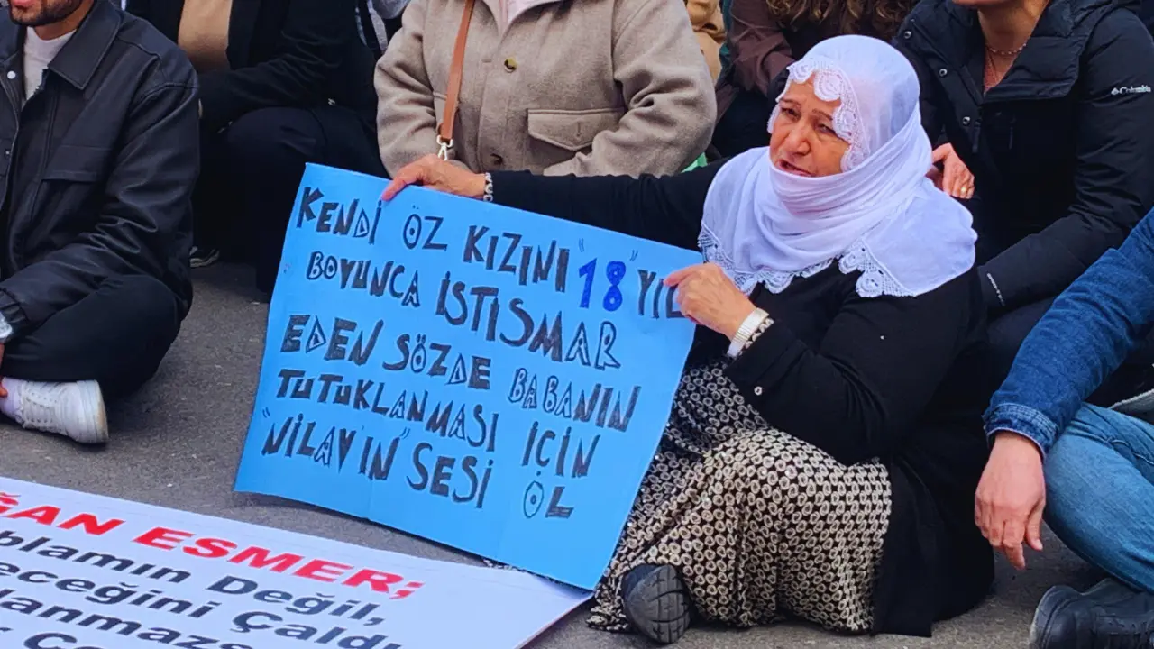 Diyarbakır Adliyesi'nde Nilay için oturma eylemi